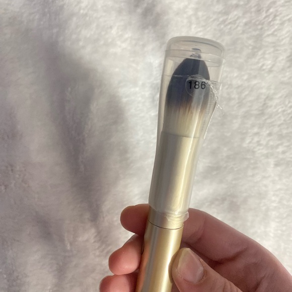 Foundation brush - Picture 2 of 3